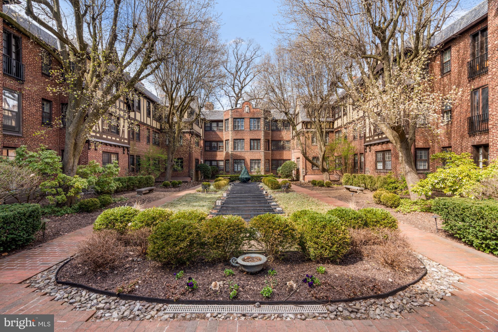 YORKLYNNE MANOR - Residential Lease