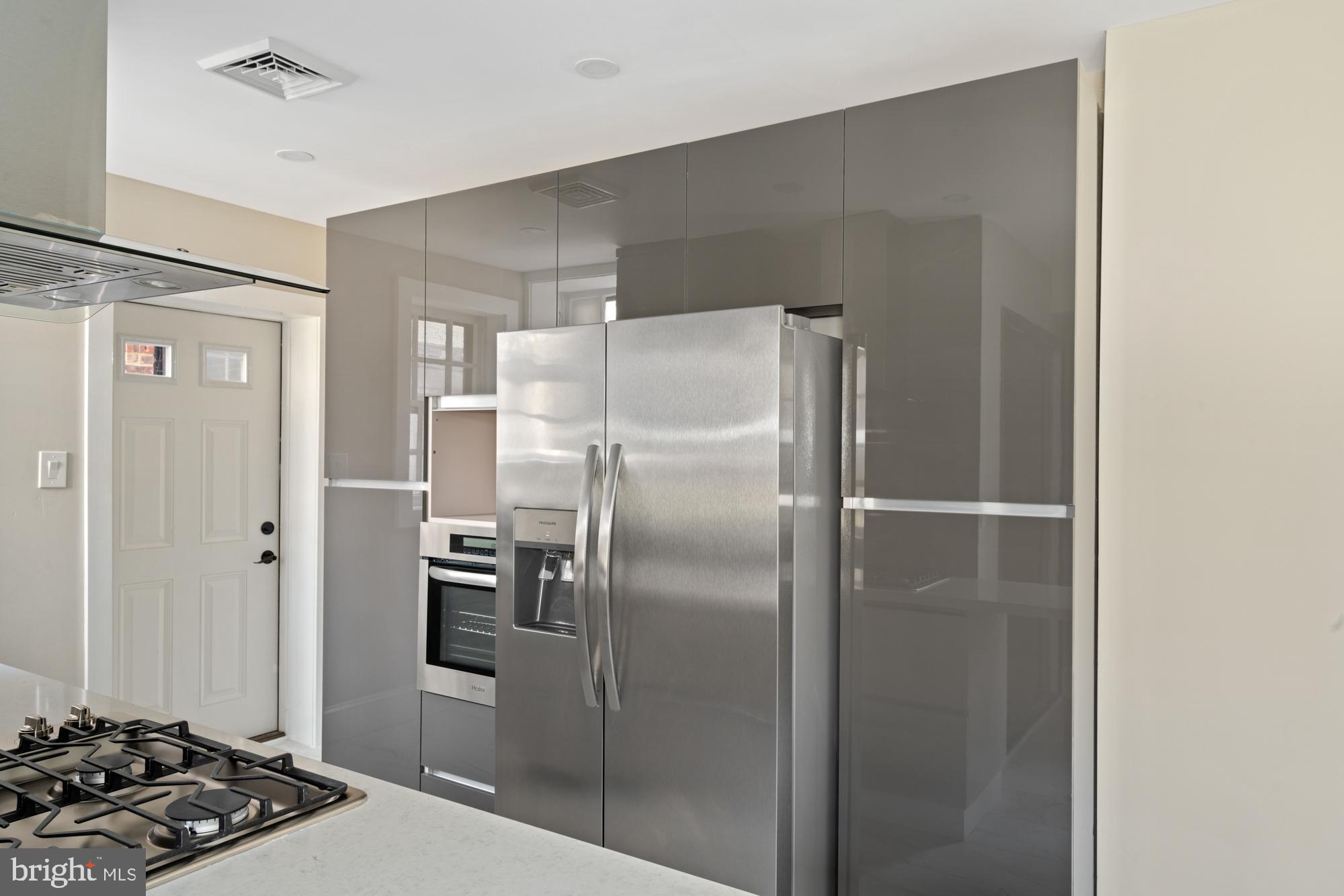 YORKLYNNE MANOR - Residential Lease