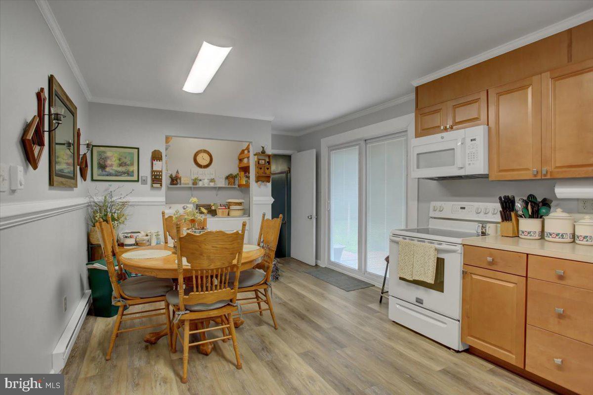 MAUGANSVILLE - Residential