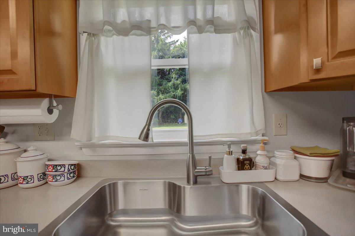 MAUGANSVILLE - Residential