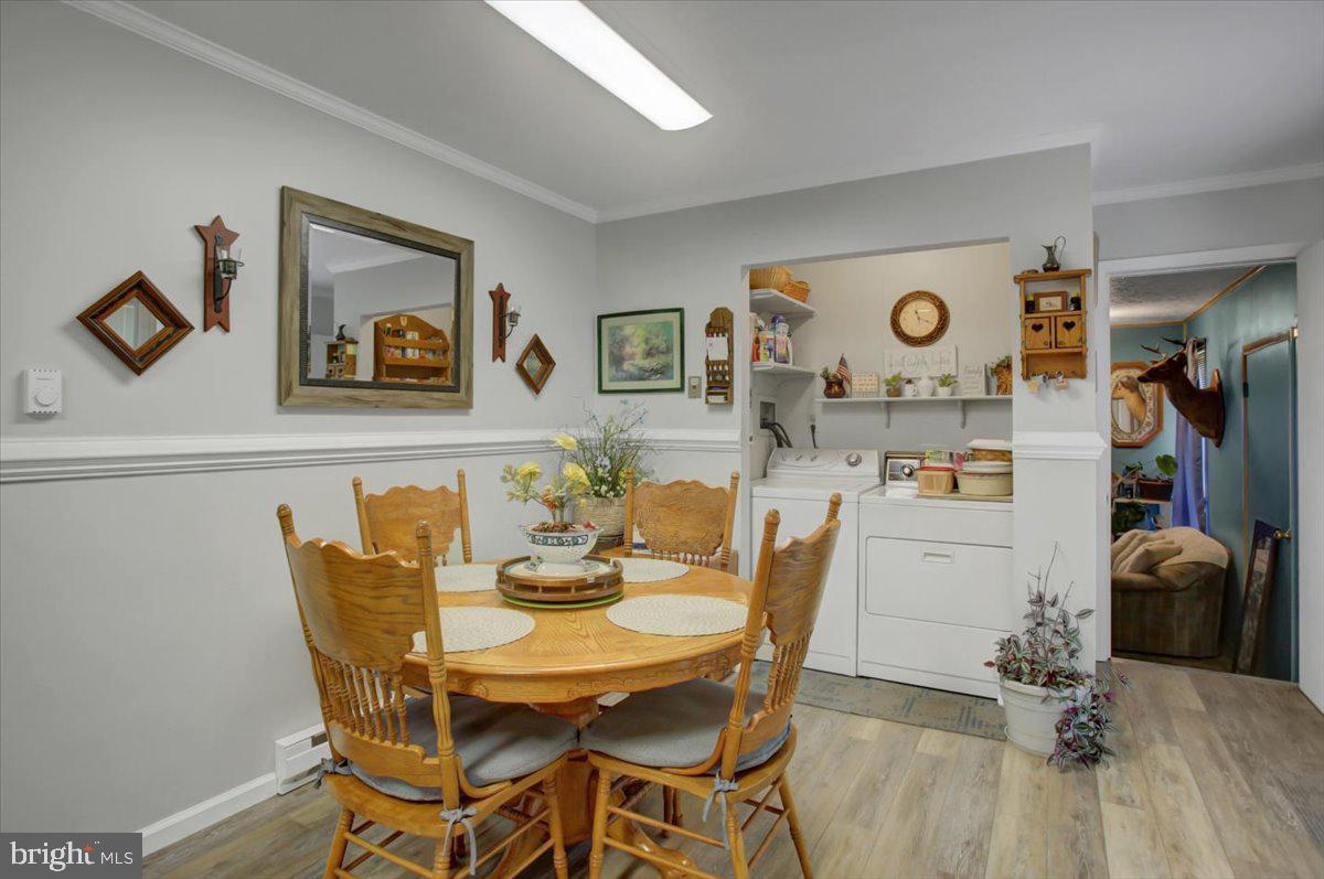 MAUGANSVILLE - Residential