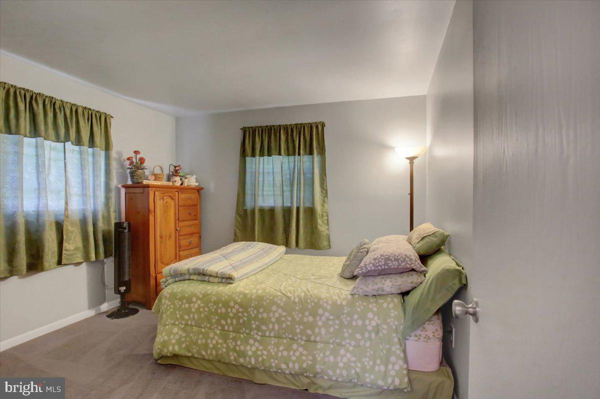 MAUGANSVILLE - Residential