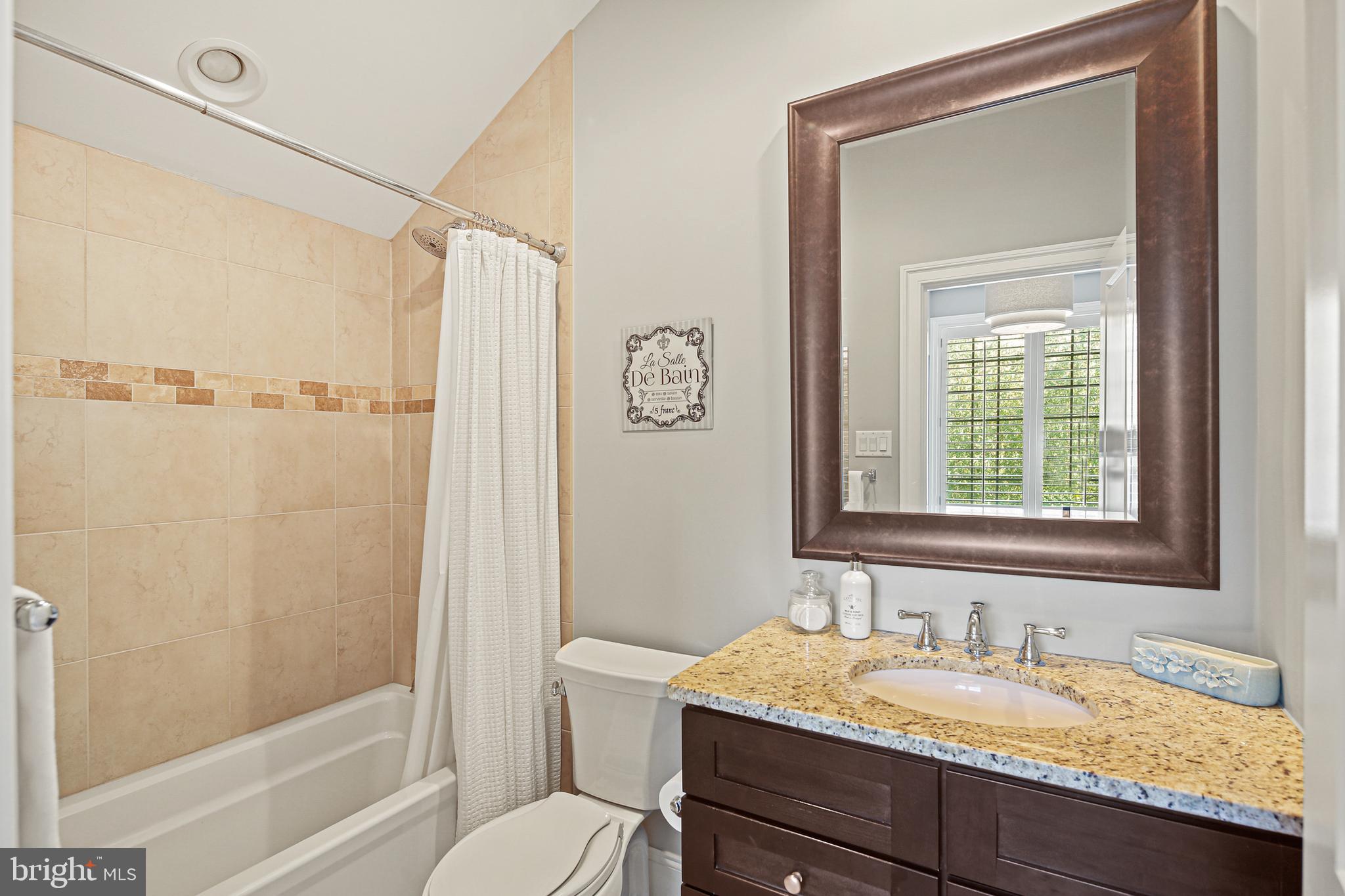 WALNUT GROVE - Residential