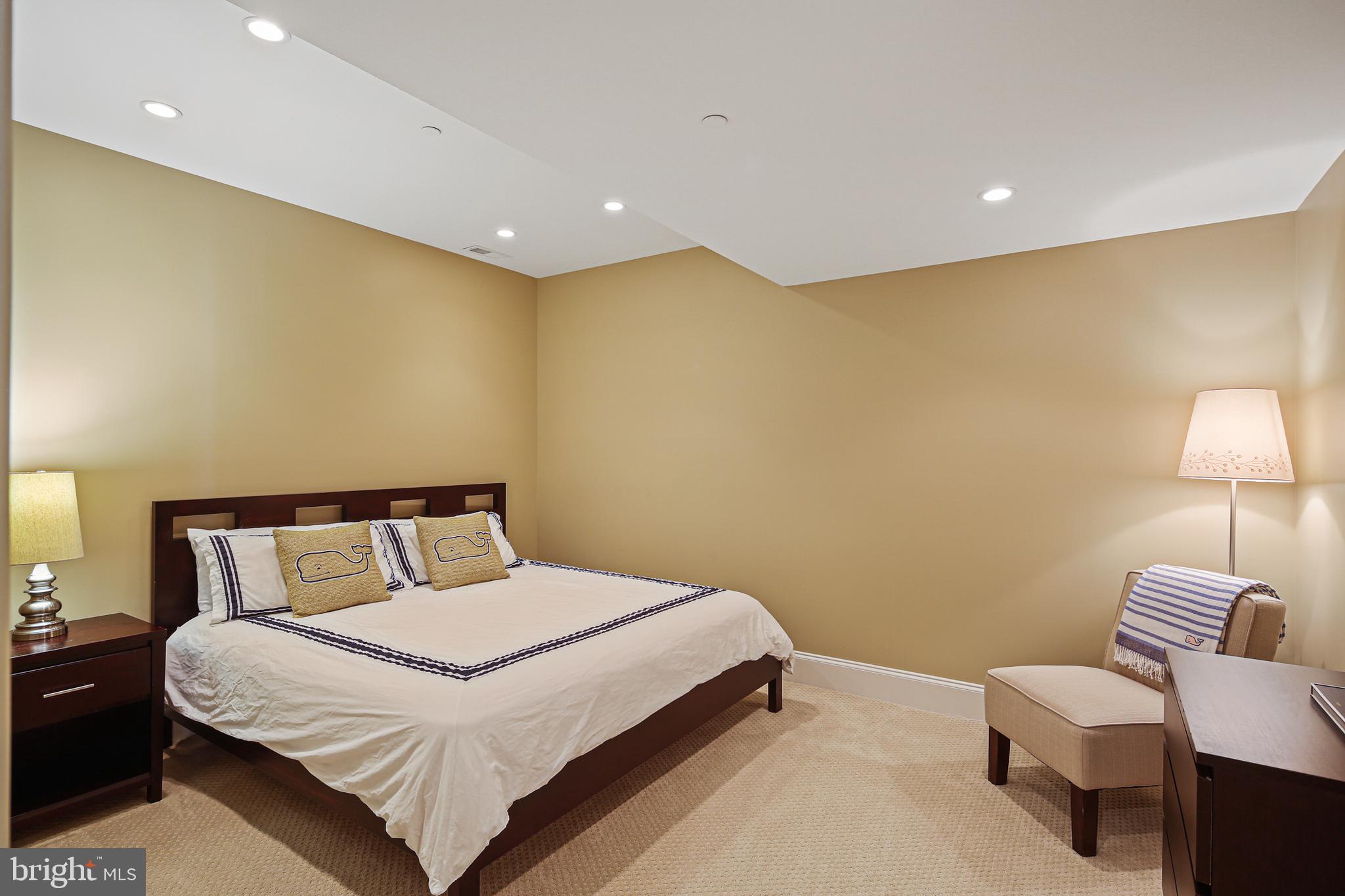 WALNUT GROVE - Residential