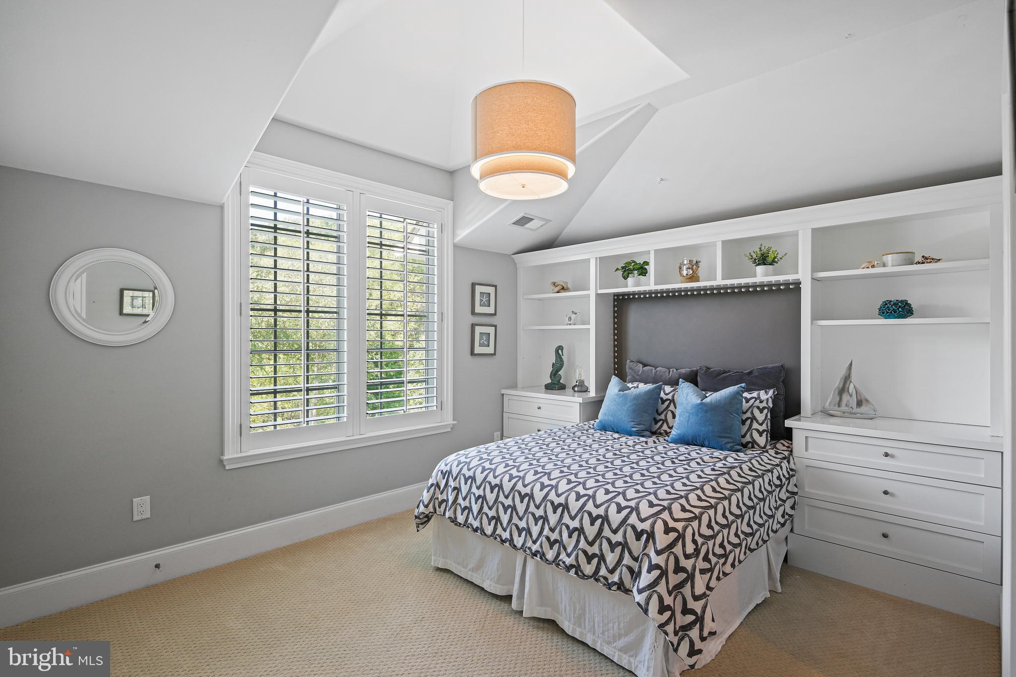 WALNUT GROVE - Residential