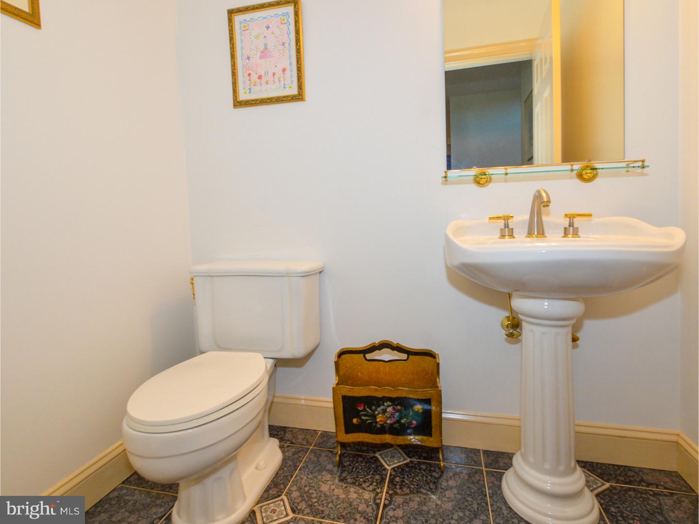 COUNTRY CLUB ESTS - Residential