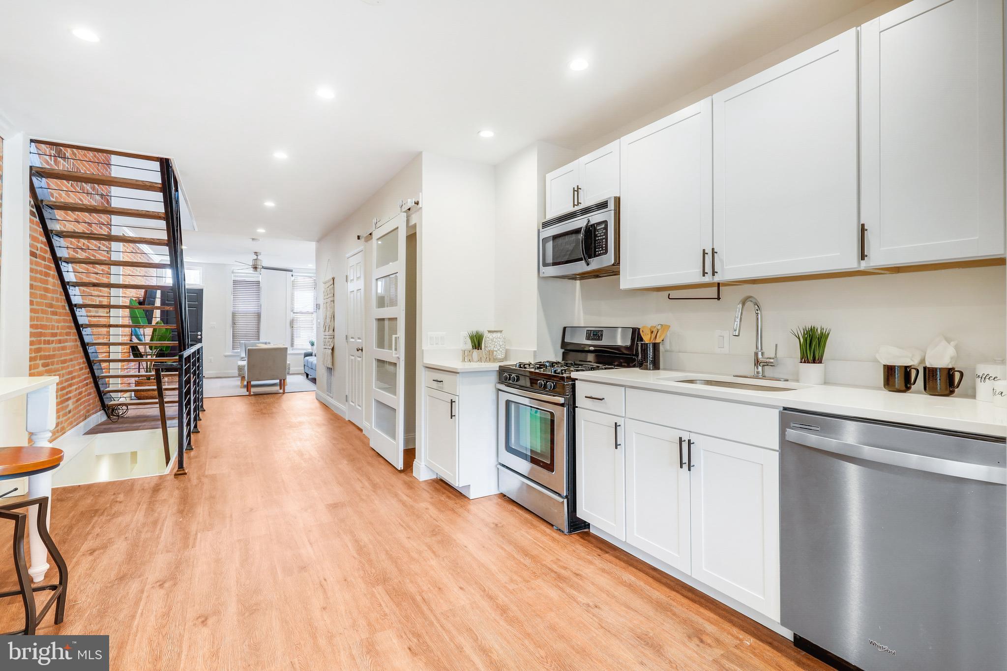 LOCUST POINT - Residential