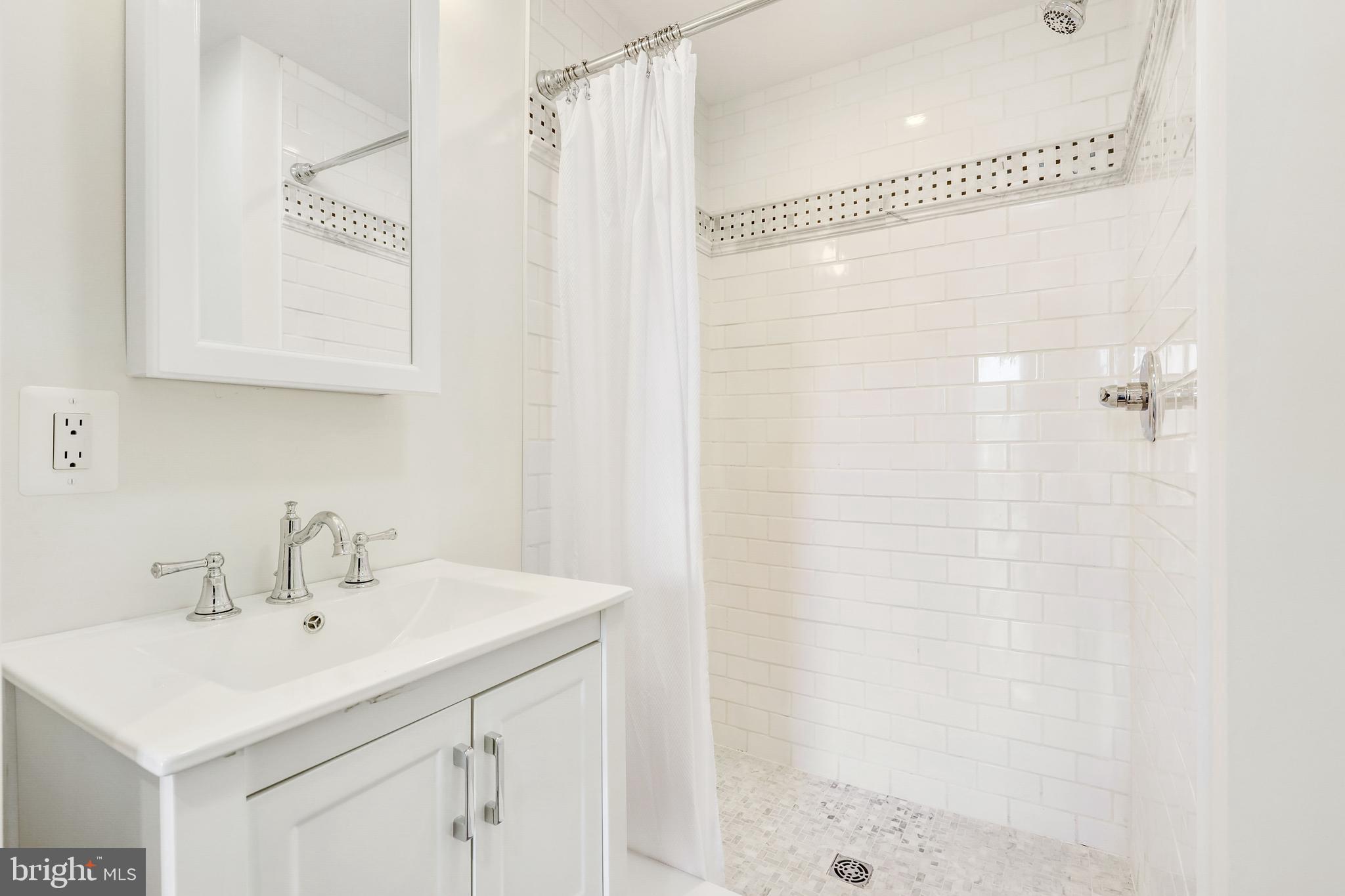 LOCUST POINT - Residential