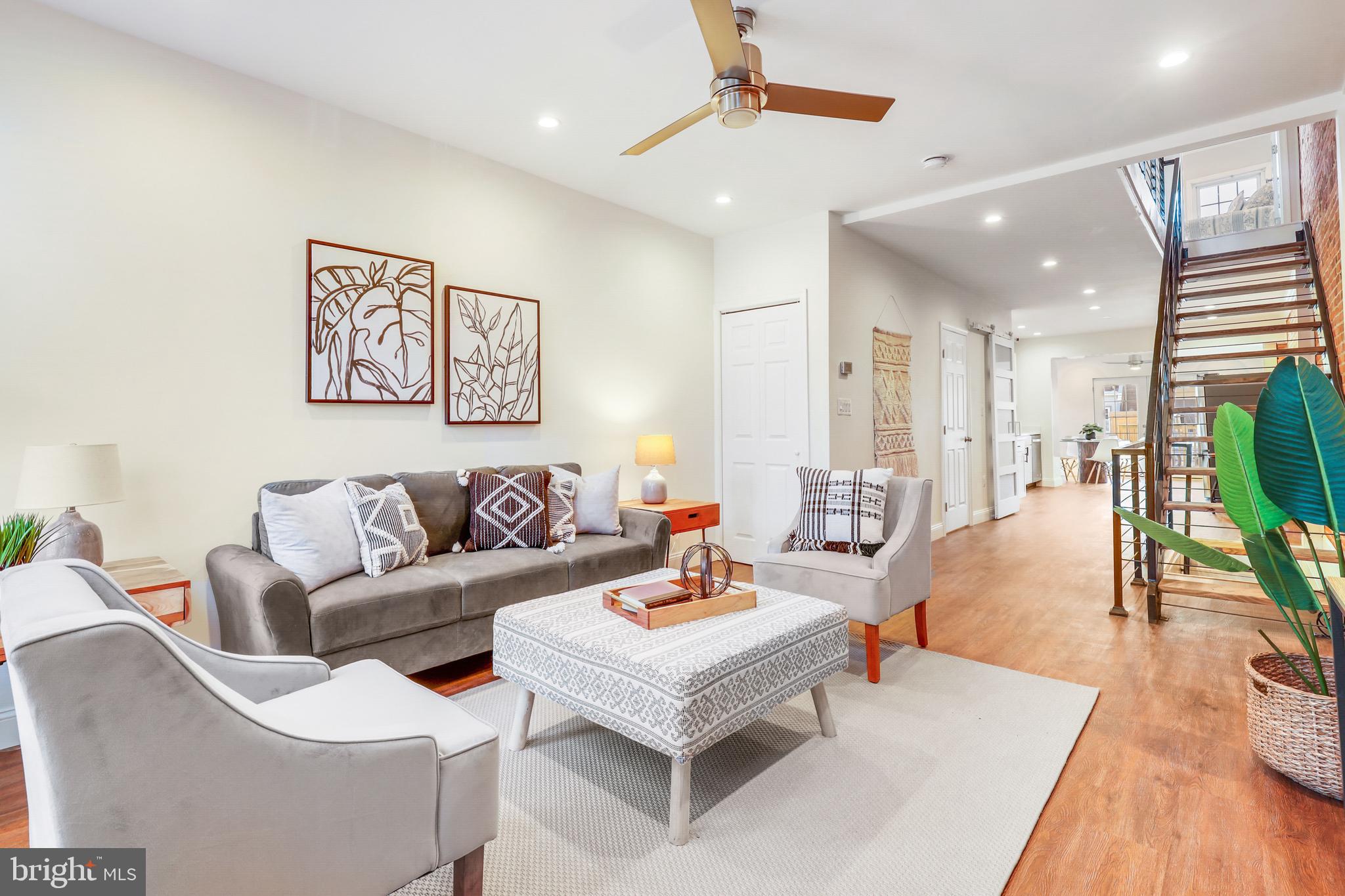 LOCUST POINT - Residential