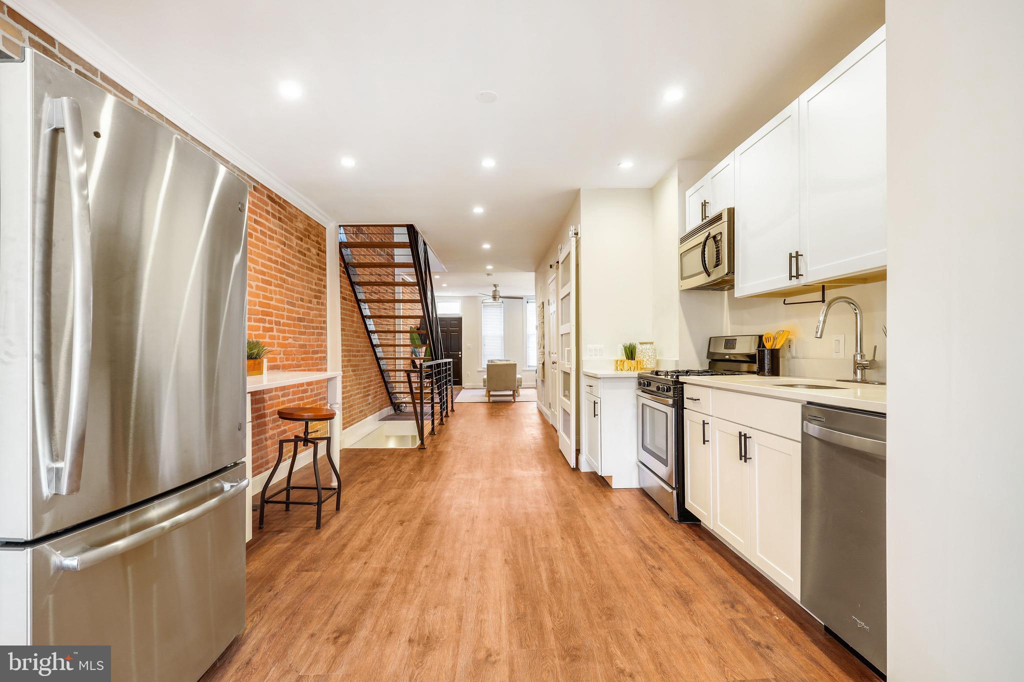 LOCUST POINT - Residential