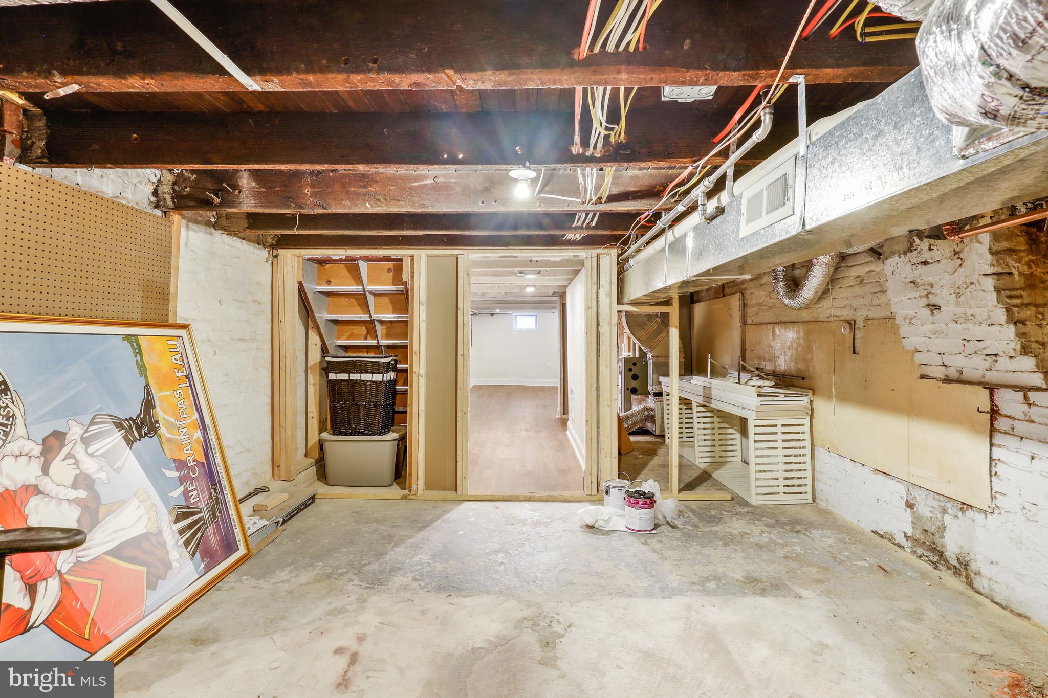 LOCUST POINT - Residential