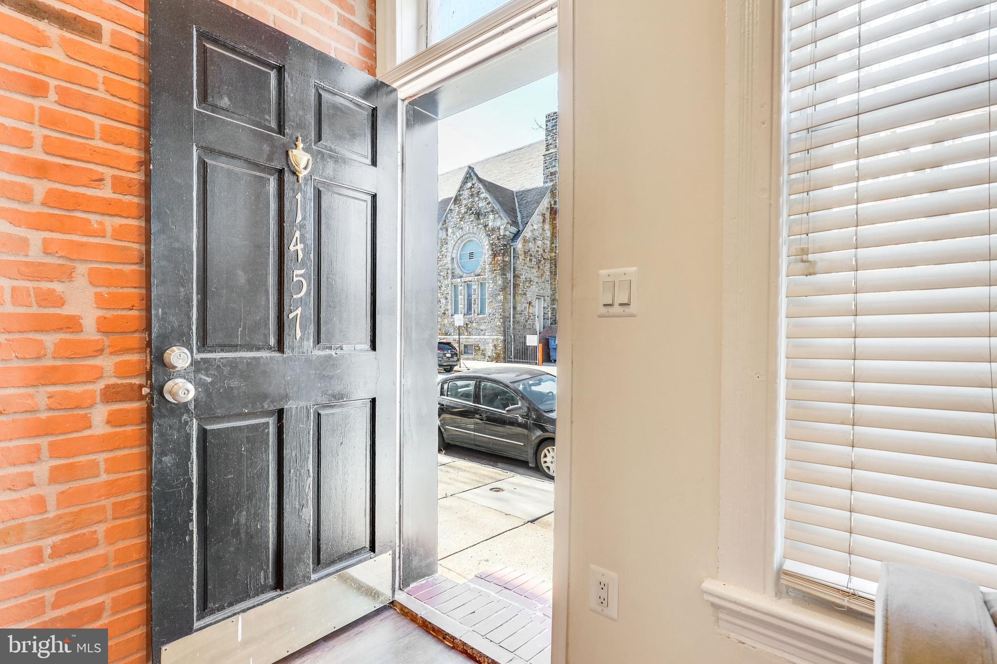 LOCUST POINT - Residential