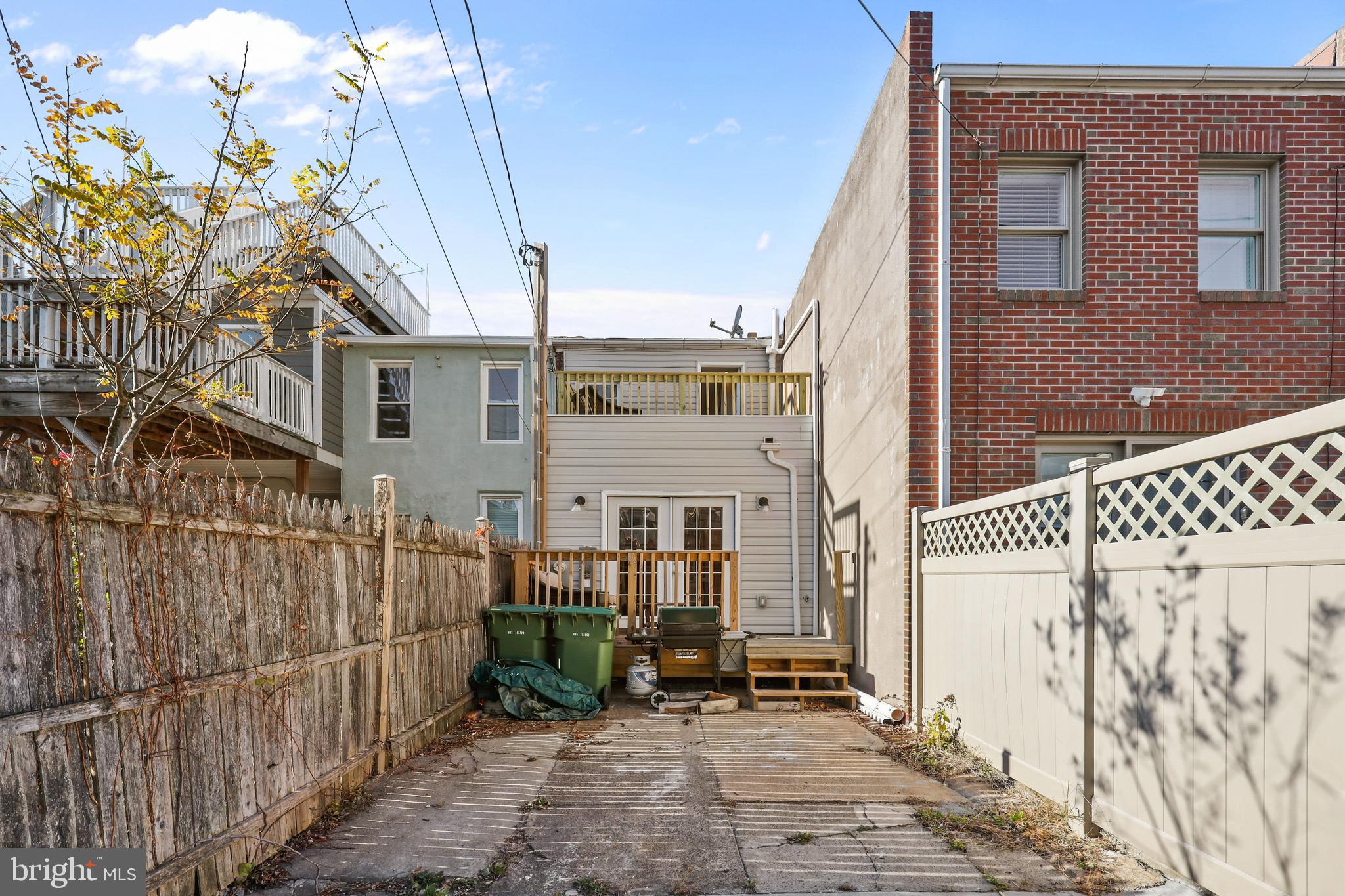 LOCUST POINT - Residential