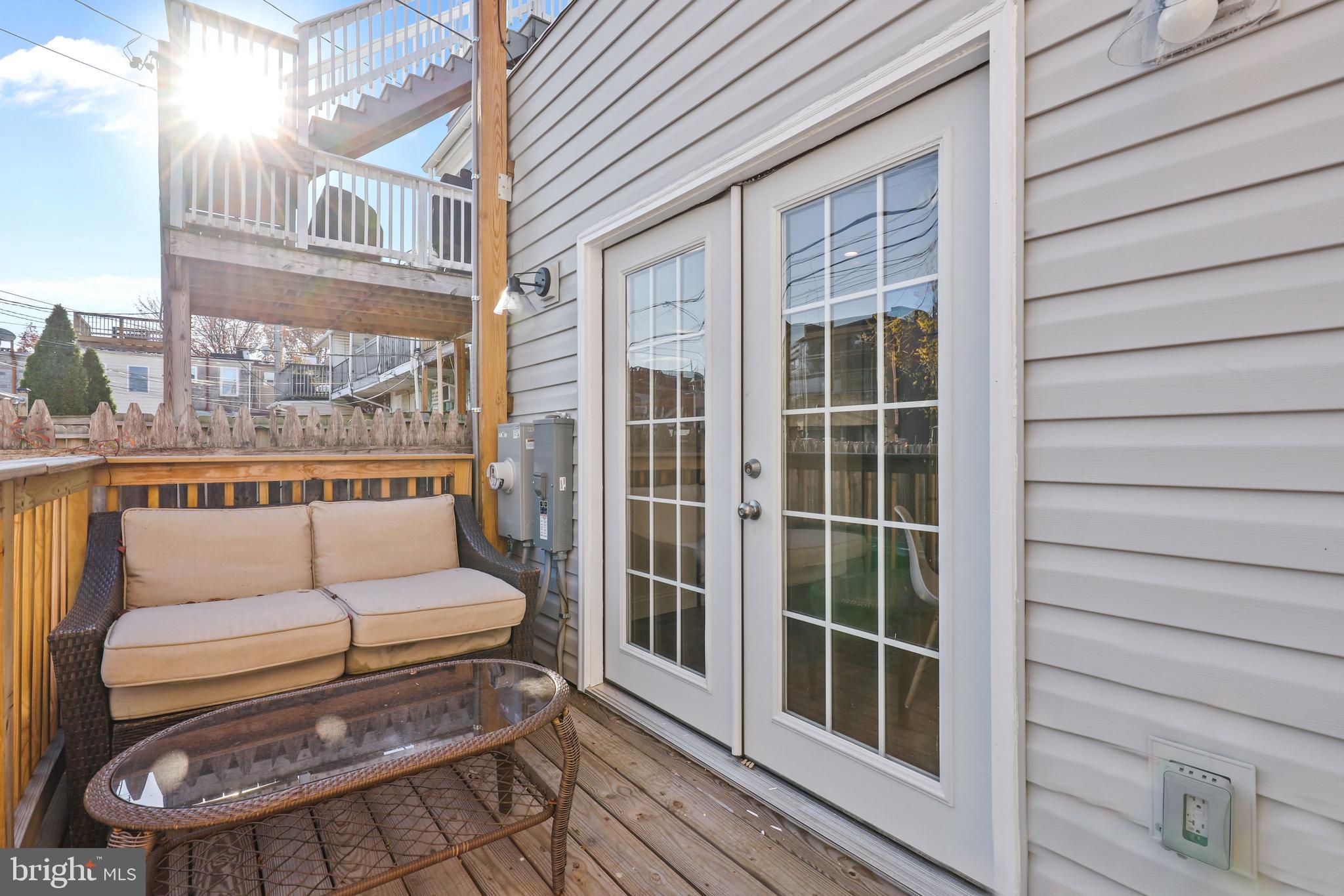 LOCUST POINT - Residential