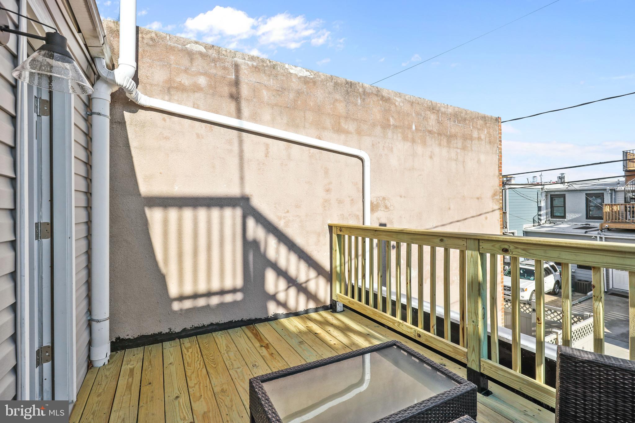 LOCUST POINT - Residential