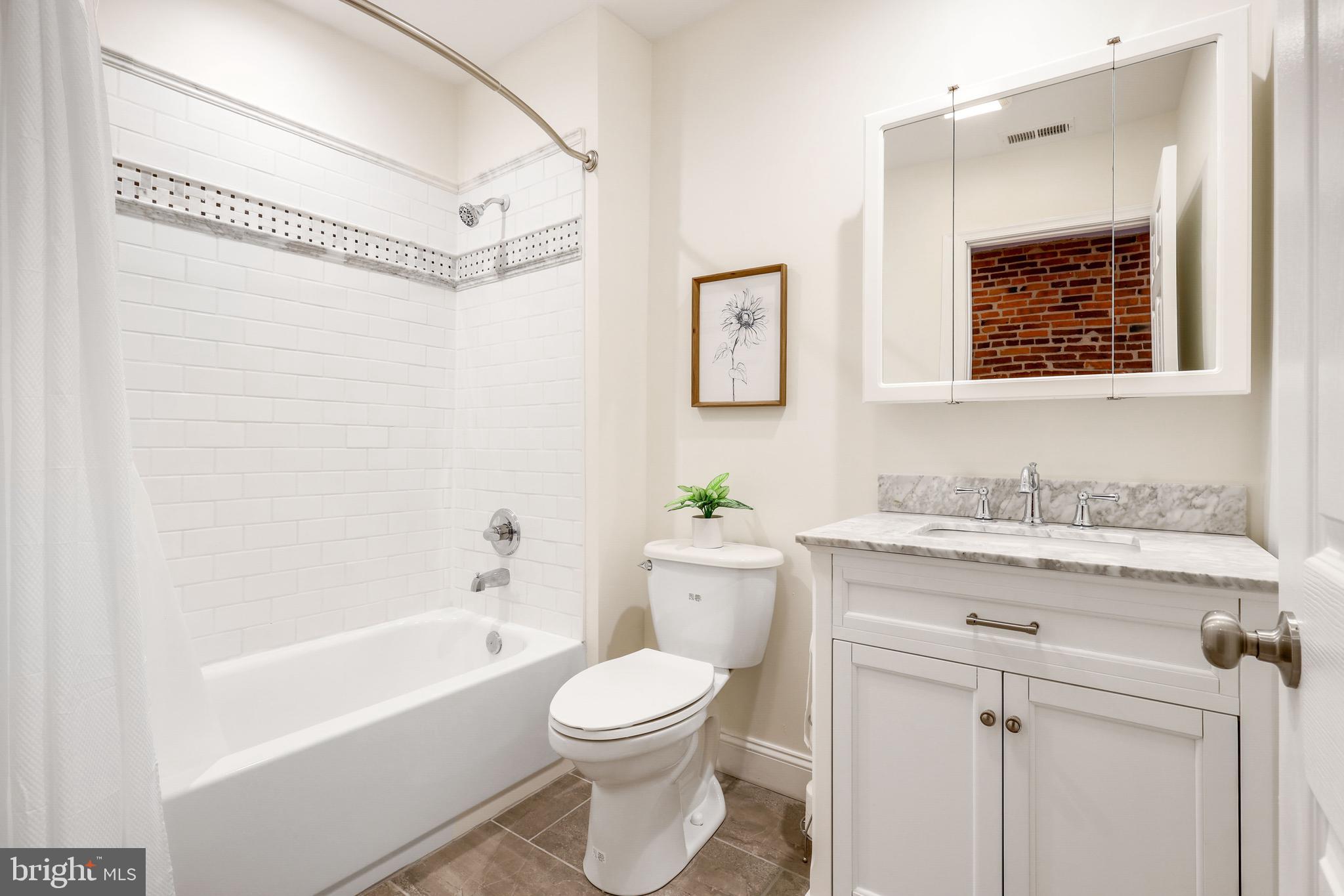 LOCUST POINT - Residential