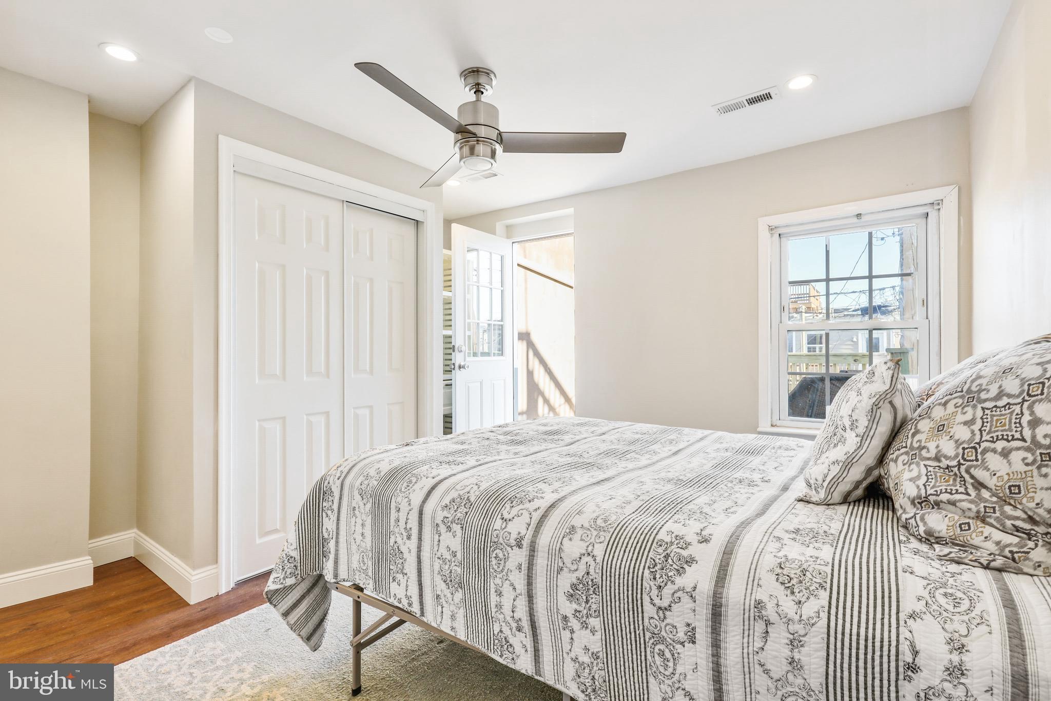 LOCUST POINT - Residential