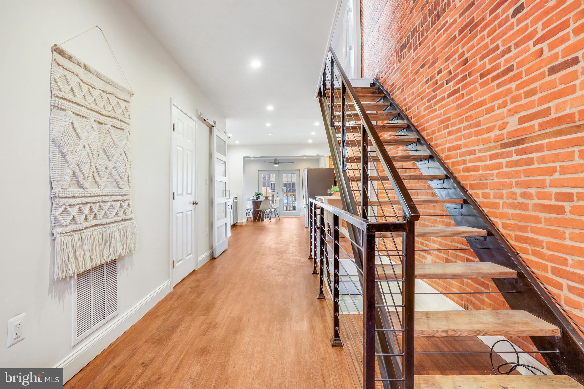 LOCUST POINT - Residential