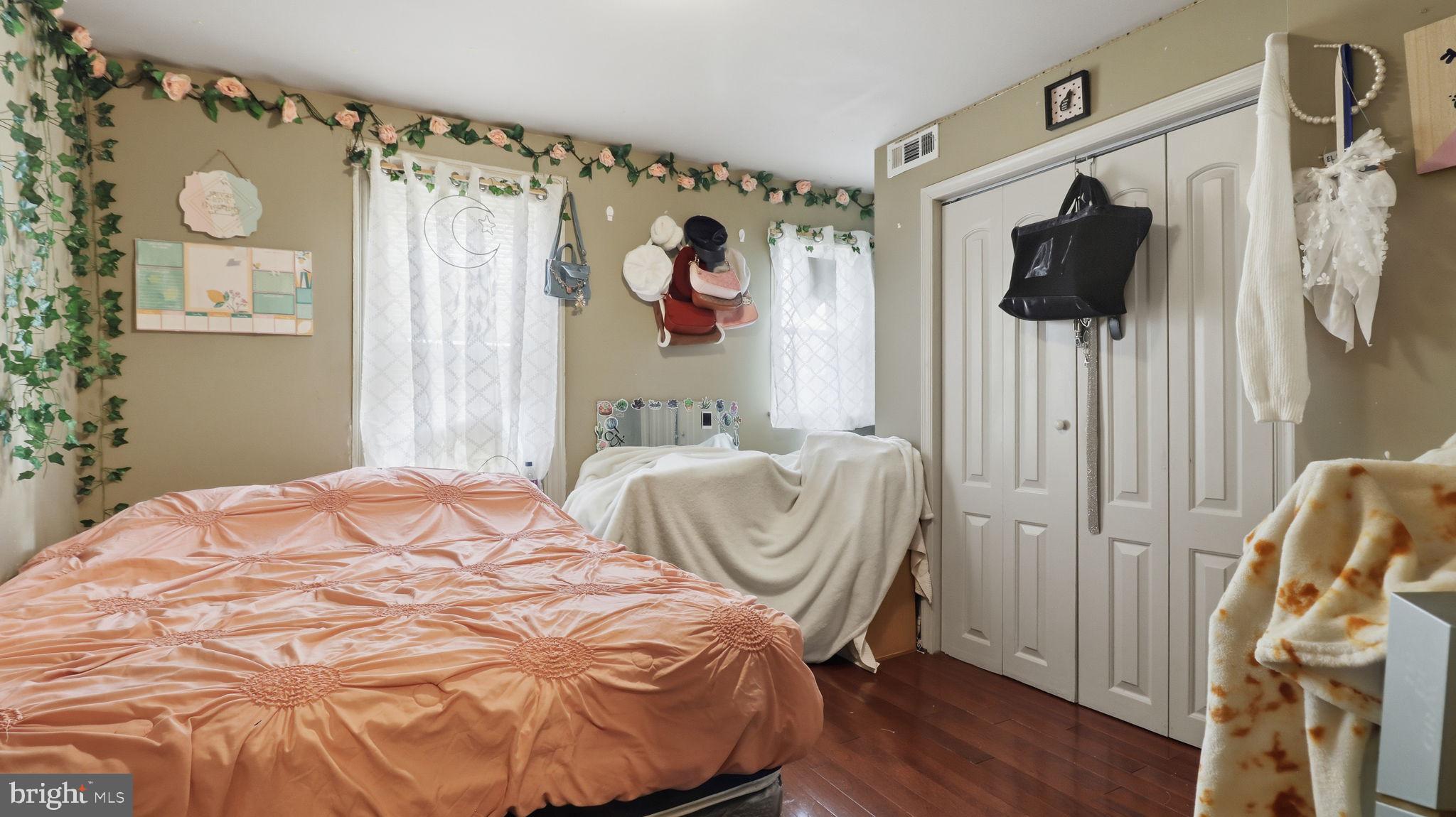 HIGHLANDTOWN - Residential