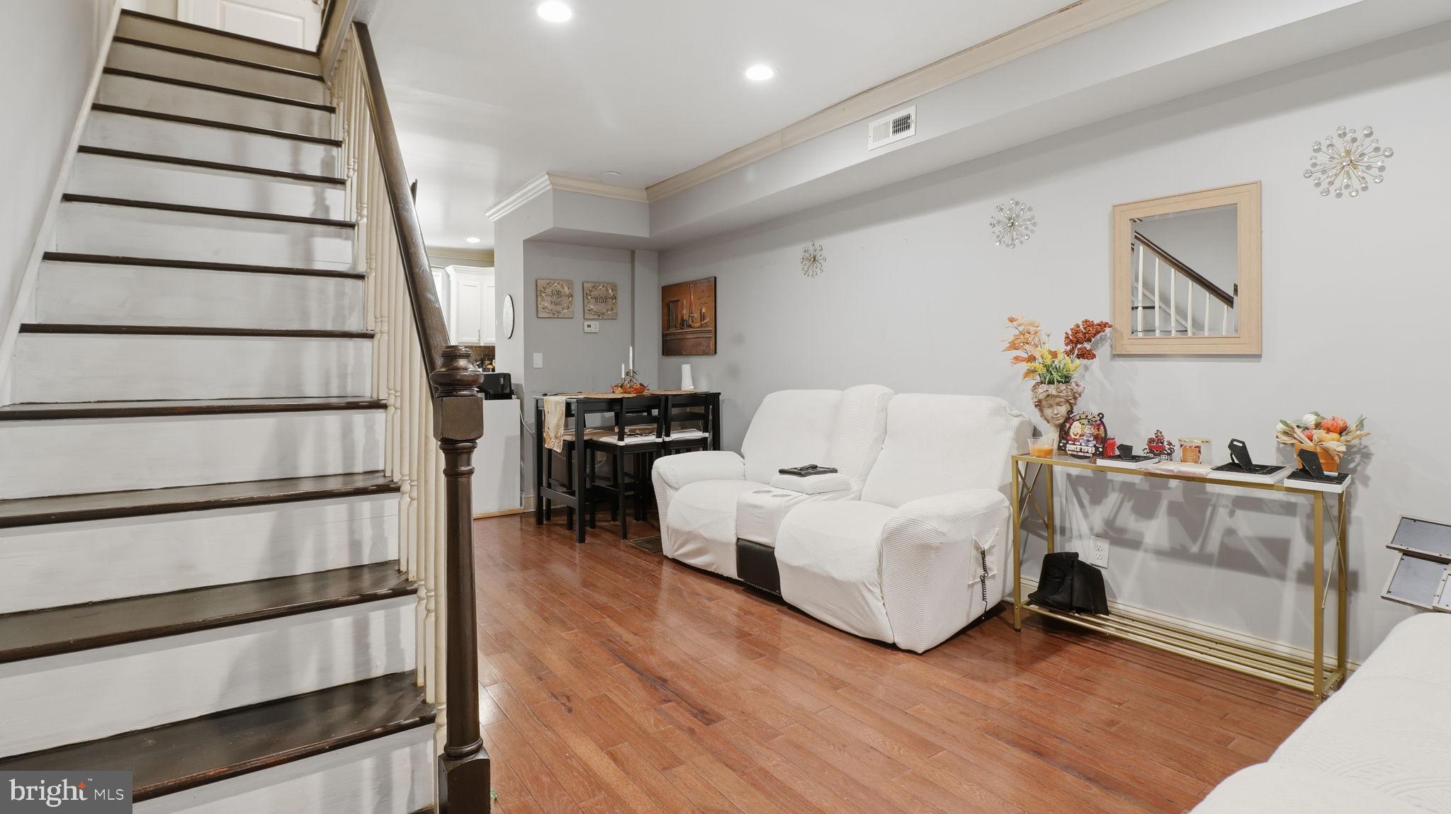 HIGHLANDTOWN - Residential