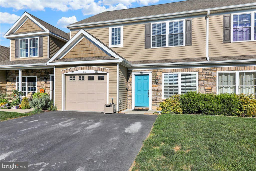 Photo of 16 Kimberly Court, ELIZABETHTOWN, PA 17022 (MLS # PALA2077190)