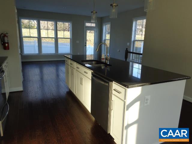 PRESTON LAKE - Residential