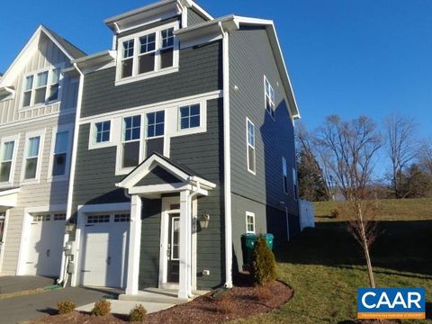 Townhouse For Sale - 3435 Monterey Dr Dr<br/> HARRISONBURG, VA 22801