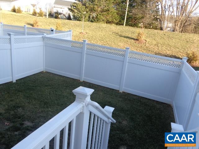 PRESTON LAKE - Residential