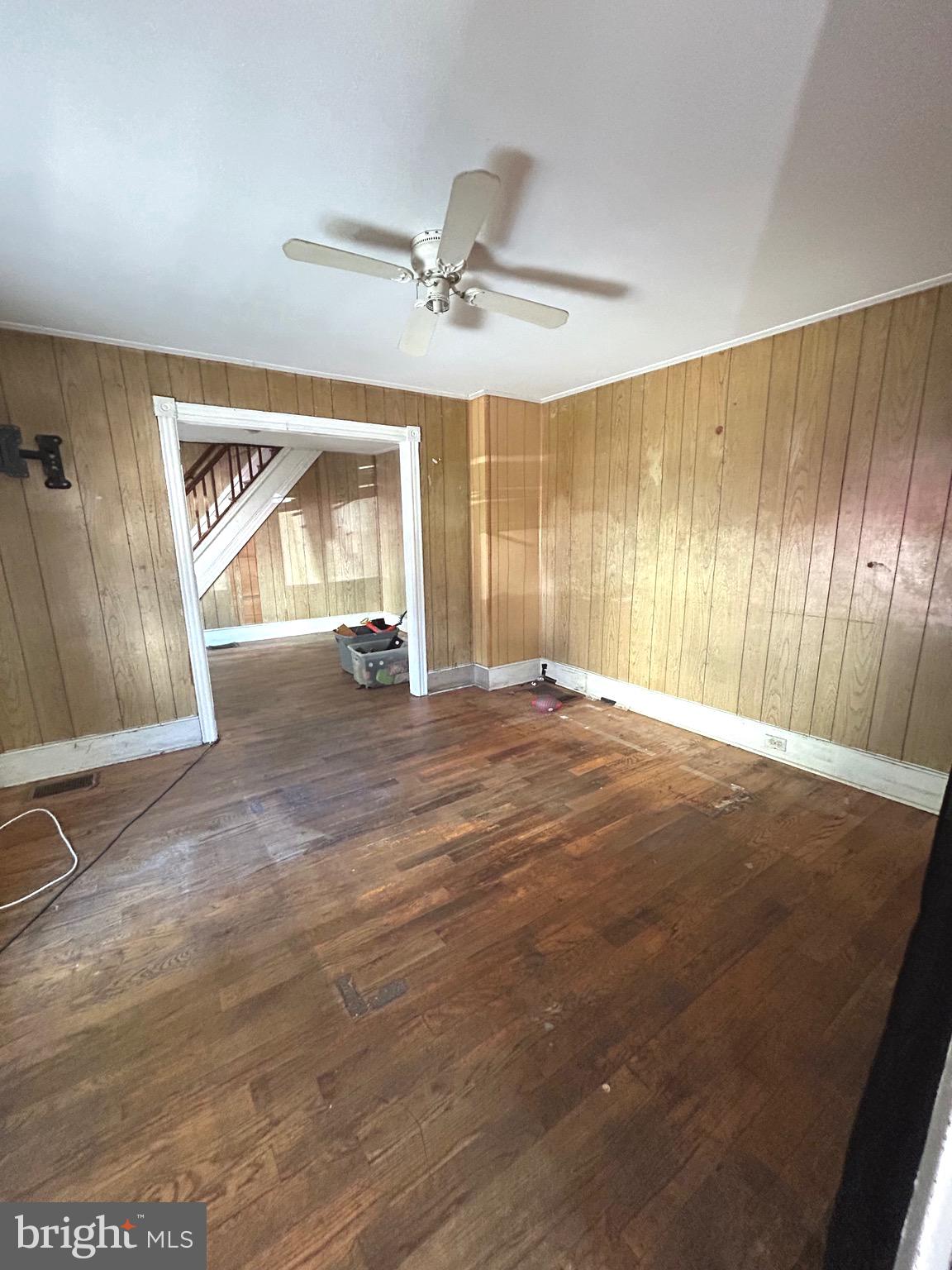 227 W ADAMS STREET