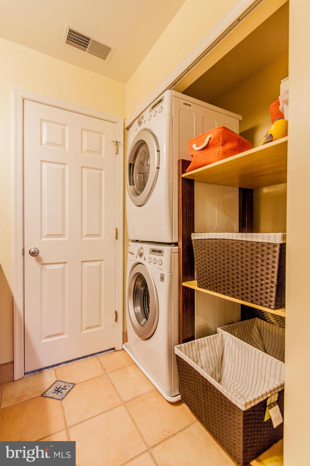 RELDA SQUARE - Residential