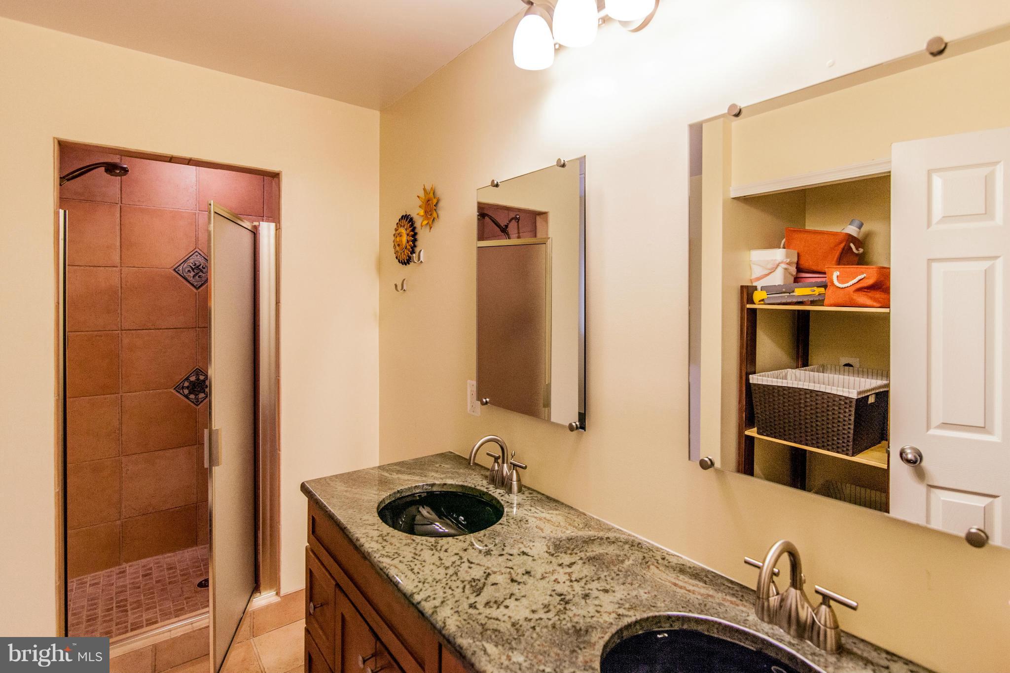 RELDA SQUARE - Residential