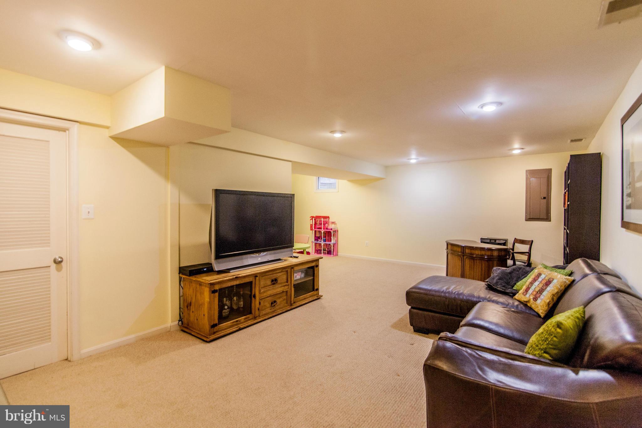 RELDA SQUARE - Residential