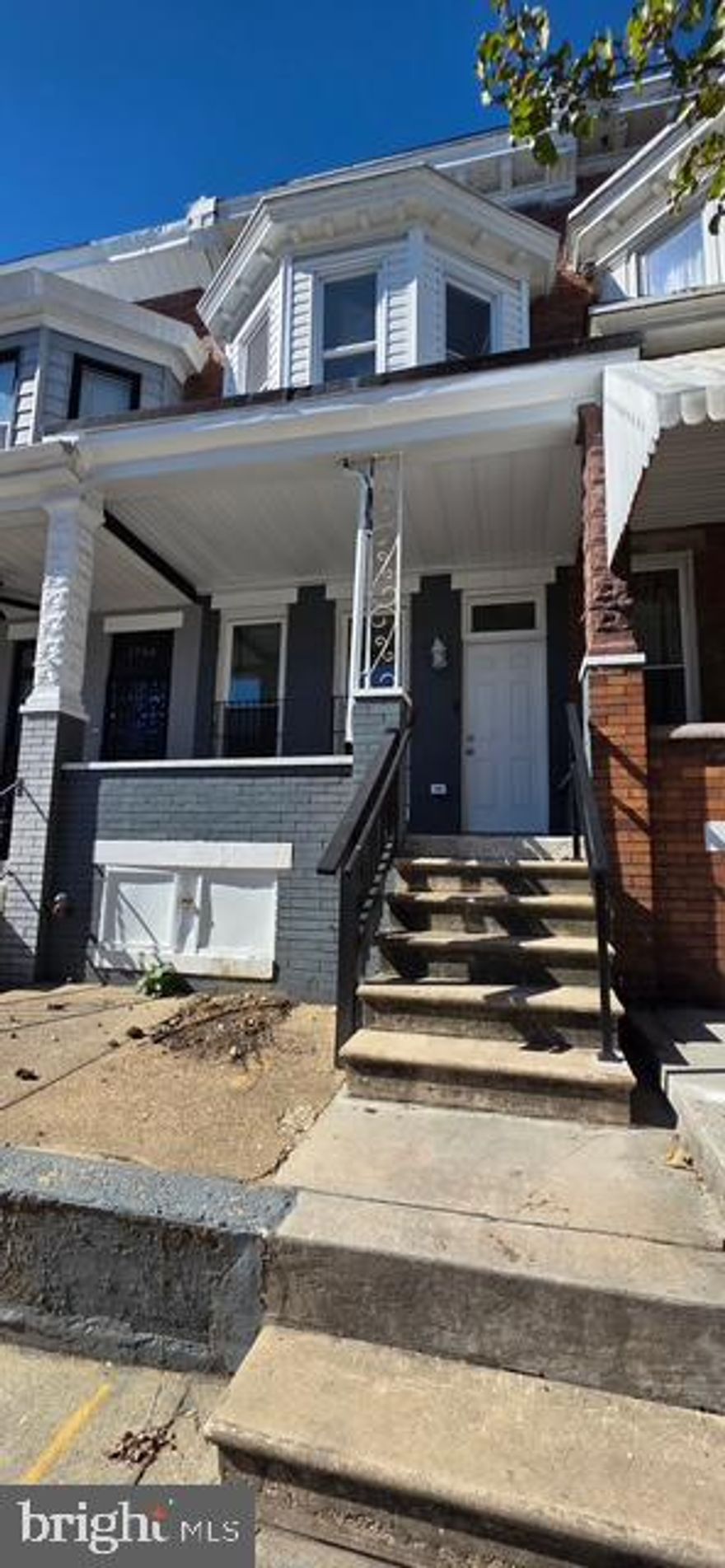 Beautifully renovated rental property available NOW!! This renovated home offers an open-concept layout, recessed lighting, stainless steel appliances, new floors, freshly painted and move-in ready. This home is spacious and available now. Schedule your tour today!
