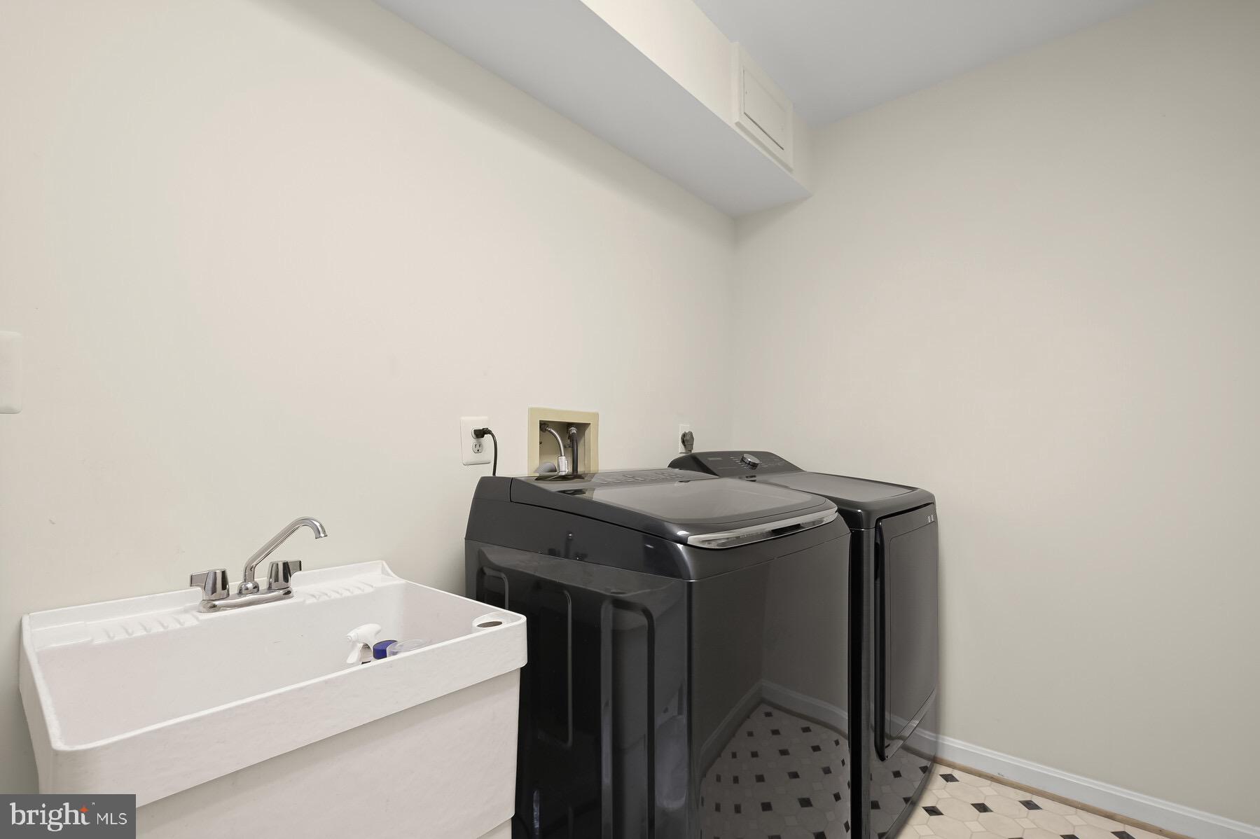 GROSVENOR WOODS - Residential