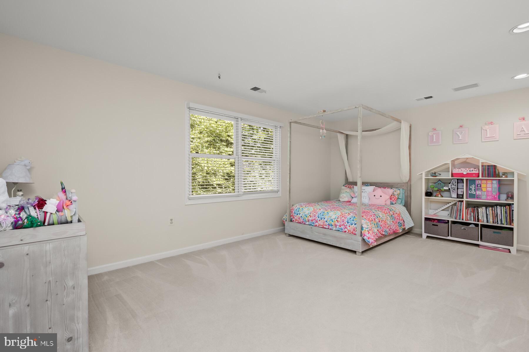 GROSVENOR WOODS - Residential