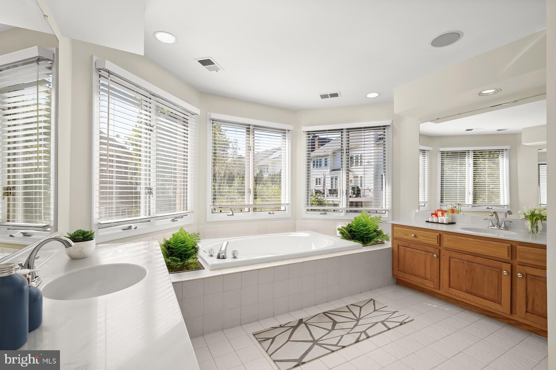 GROSVENOR WOODS - Residential