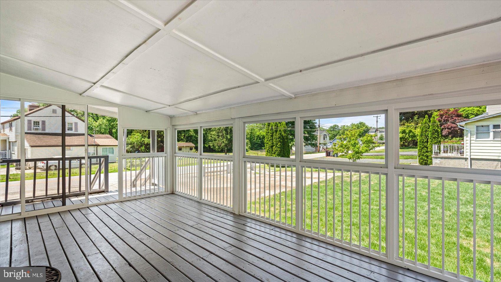 ROCKAWAY BEACH - Residential