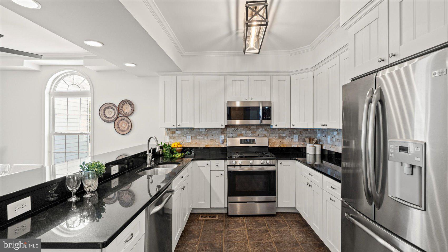 ROCKAWAY BEACH - Residential
