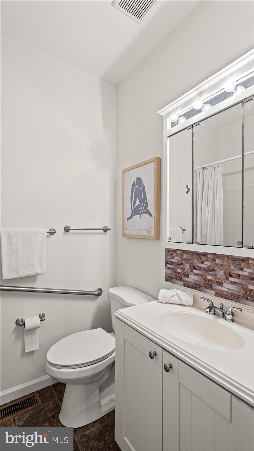 ROCKAWAY BEACH - Residential