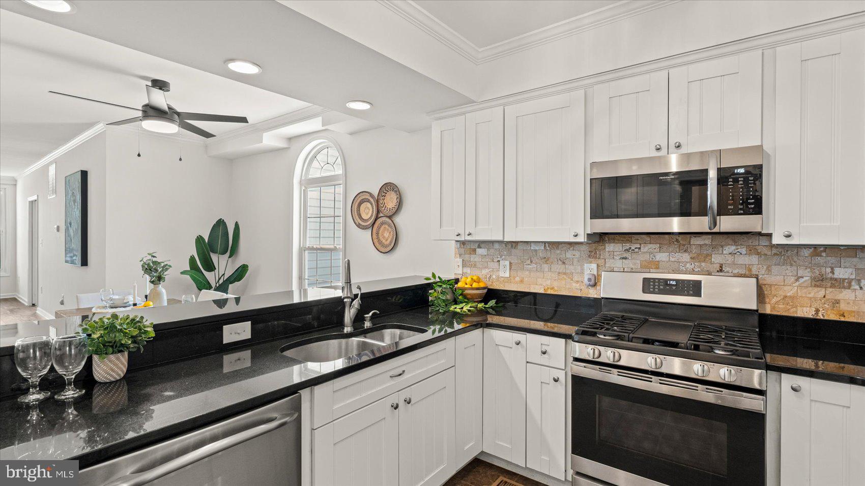 ROCKAWAY BEACH - Residential