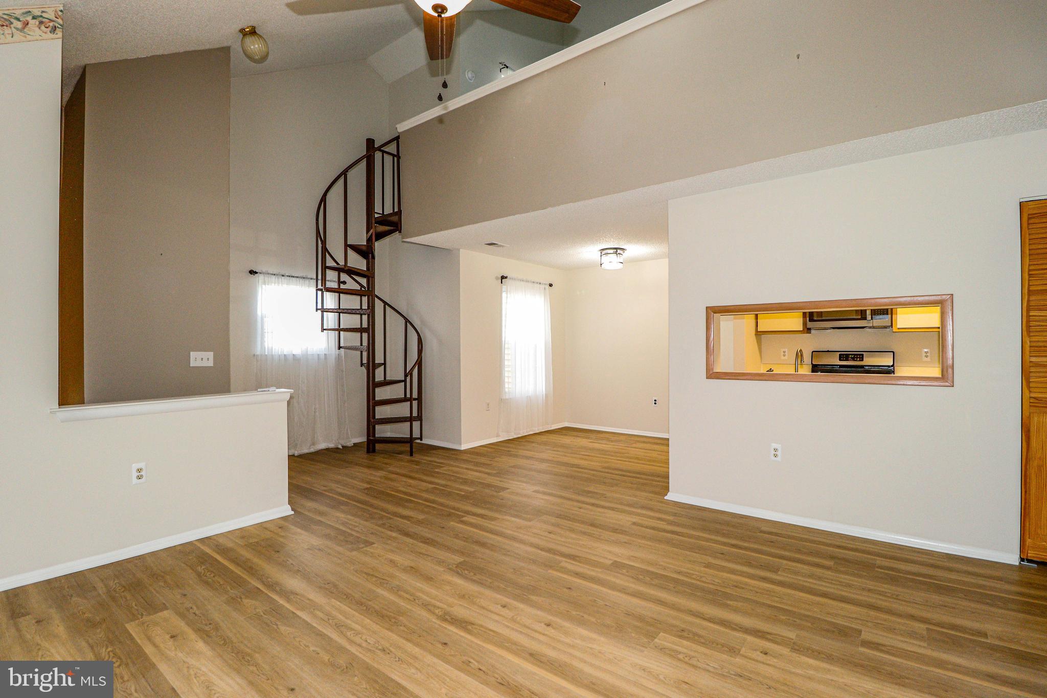 707 IVY COURT