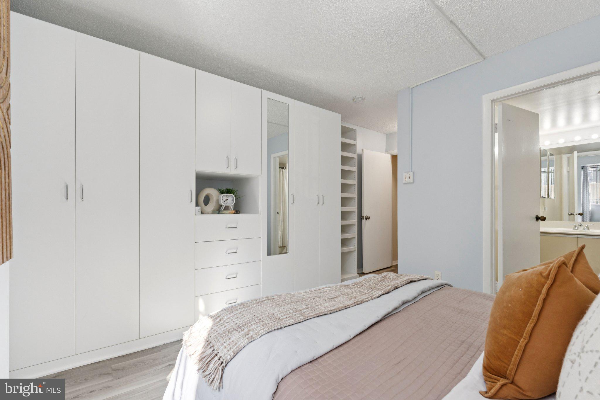 LOGAN CIRCLE - Residential