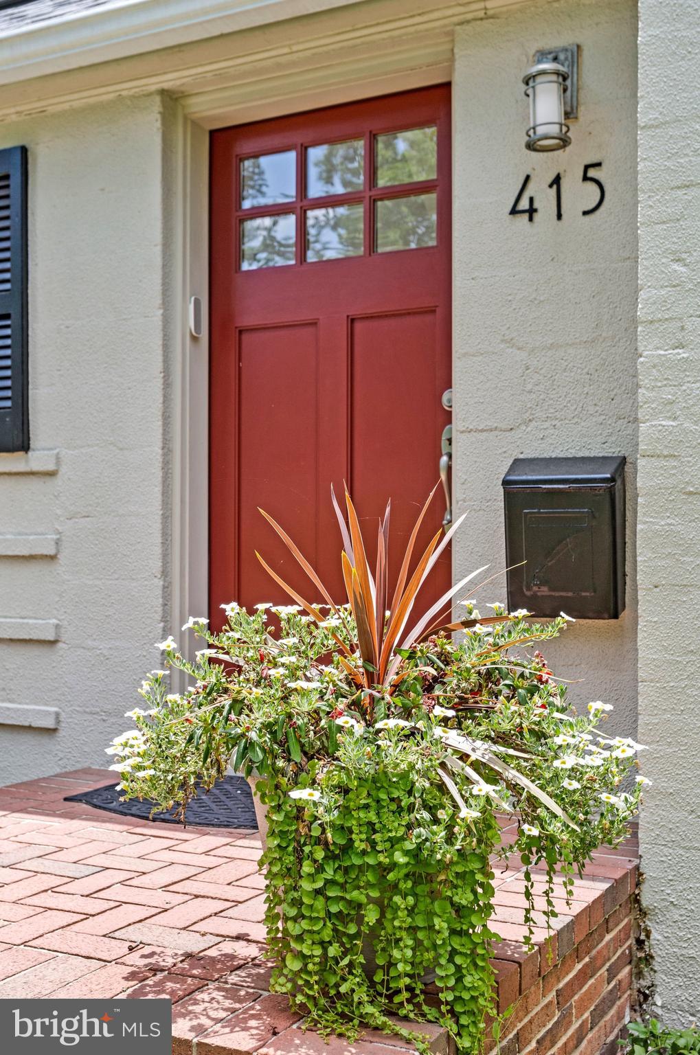 415 POPLAR DRIVE