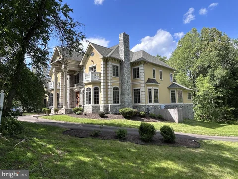 10872 Patowmack Drive, Great Falls, VA MLS: VAFX2317312