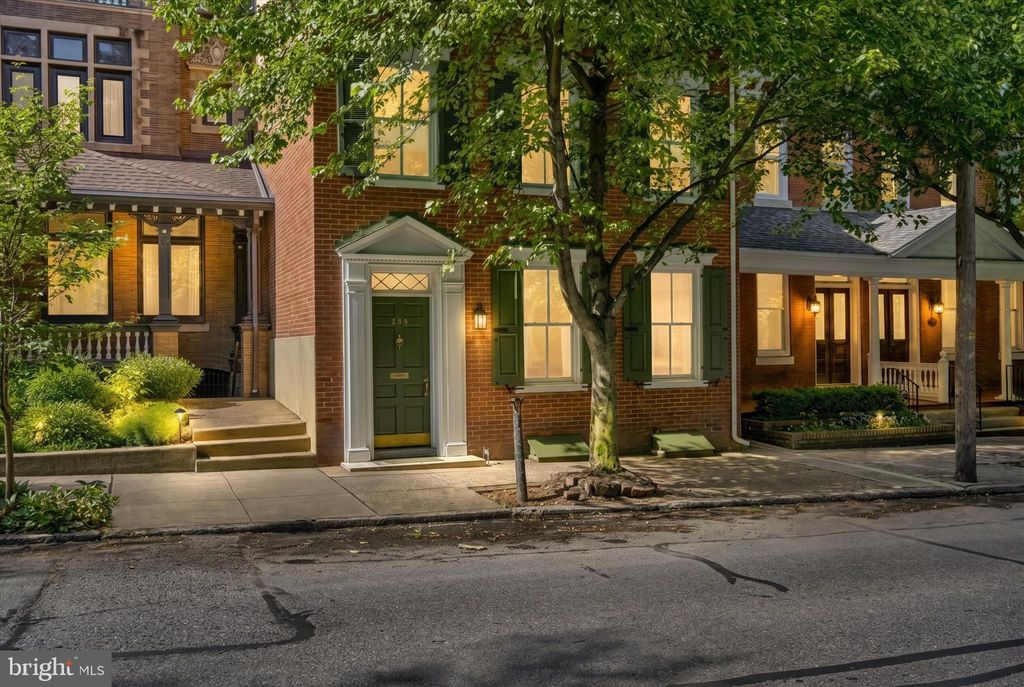 Photo of 333 E Orange Street, LANCASTER, PA 17602 (MLS # PALA2089260)