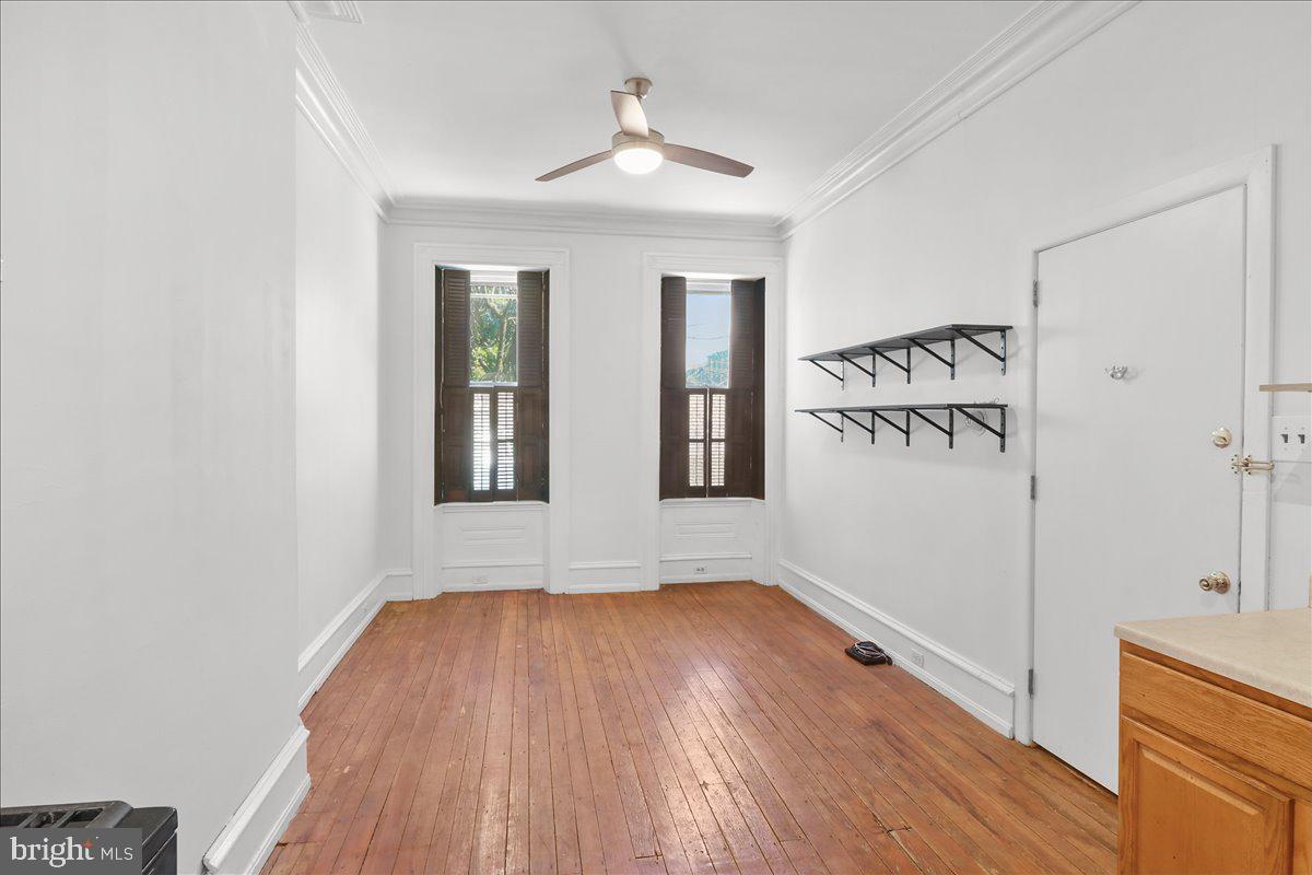 1302 E COLUMBIA AVENUE 1