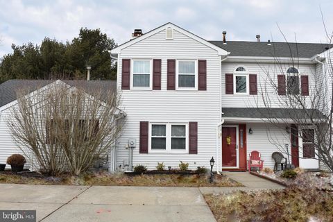 Photo of 10 Ketch Ct, LITTLE EGG HARBOR TWP, NJ 08087 (MLS # NJOC2039834)