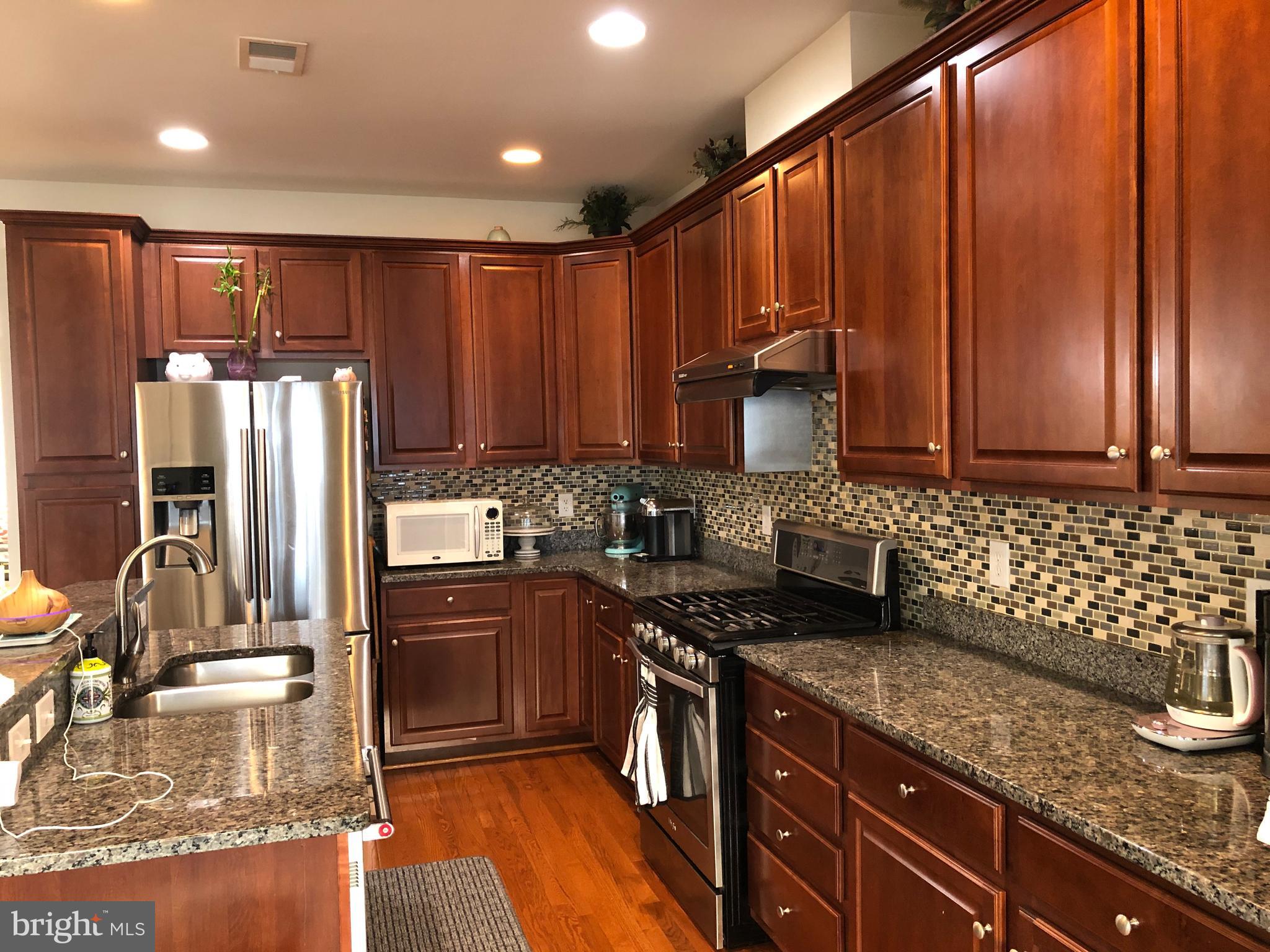 EAST GATE - Residential