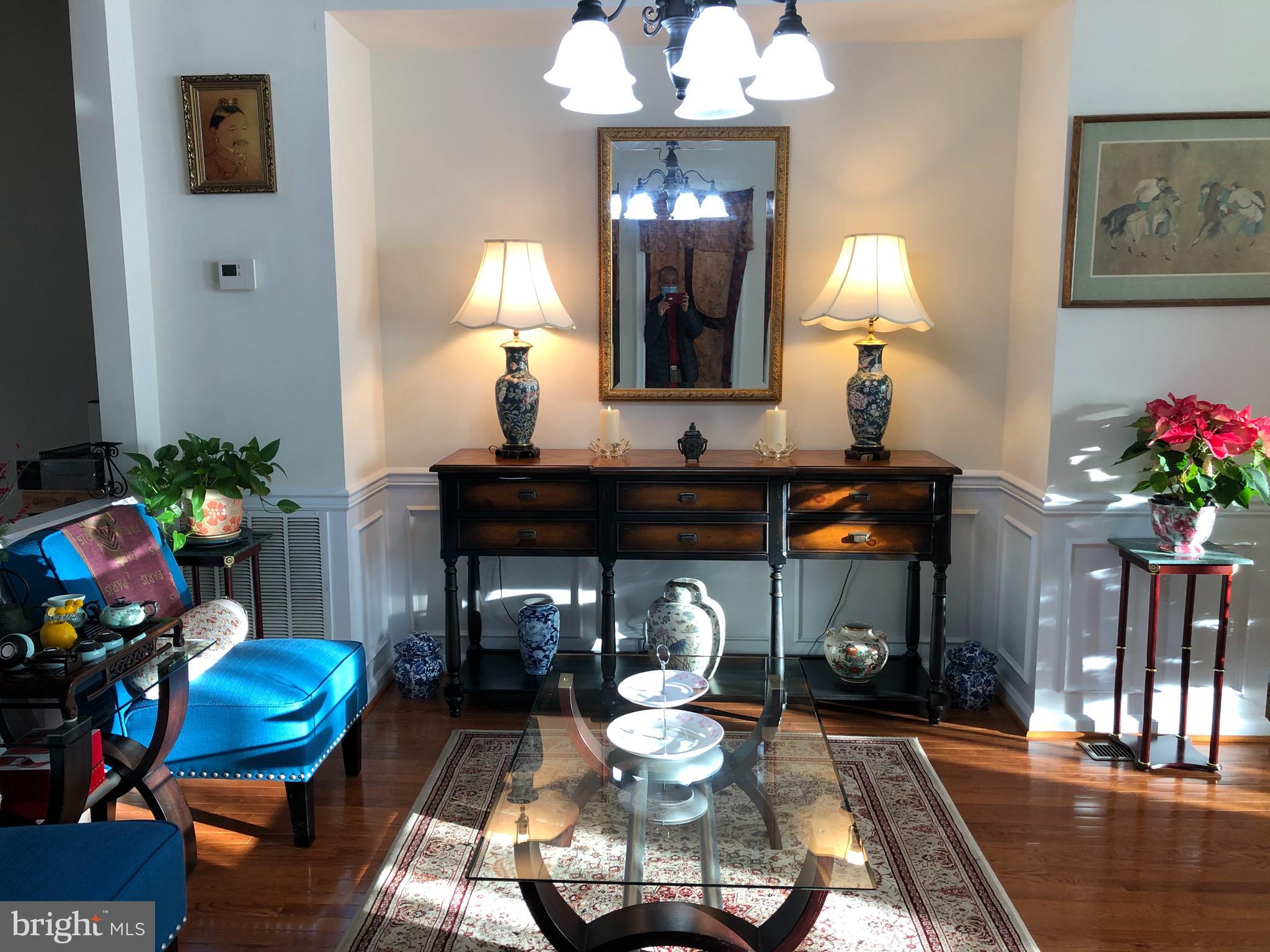 EAST GATE - Residential