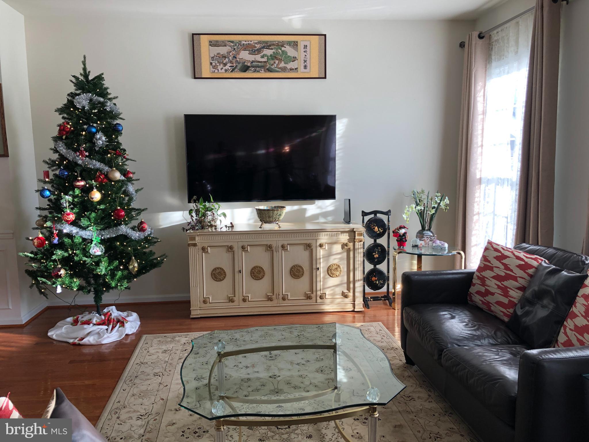 EAST GATE - Residential